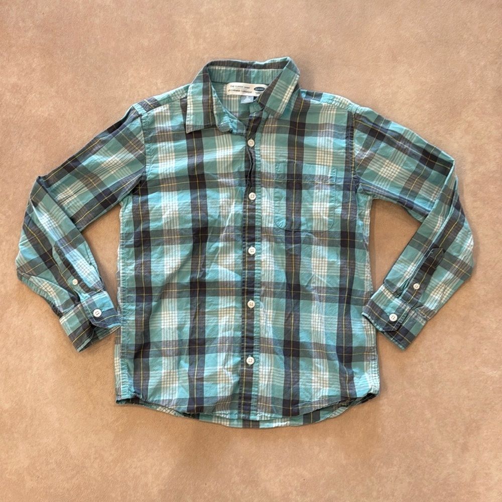 Old Navy Plaid Button Up shirt • size medium (8)
